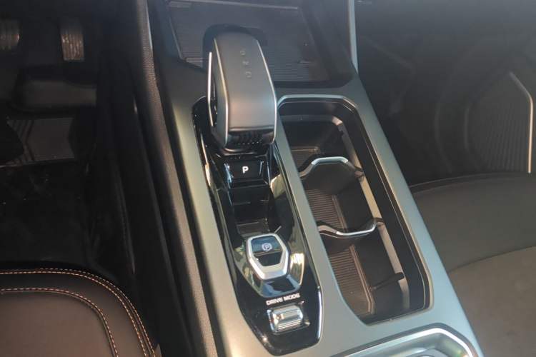 Used Geely Auto Haoyue L 2025 2.0T DCT Luxury Edition Gear Lever