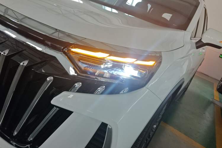 Used Geely Auto Haoyue L 2025 2.0T DCT Luxury Edition Left Front Headlight