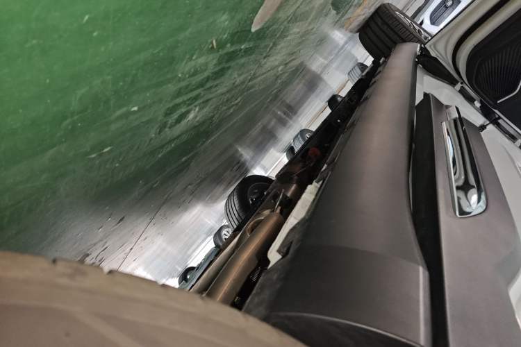 Used Geely Auto Haoyue L 2025 2.0T DCT Luxury Edition Left Side Sill