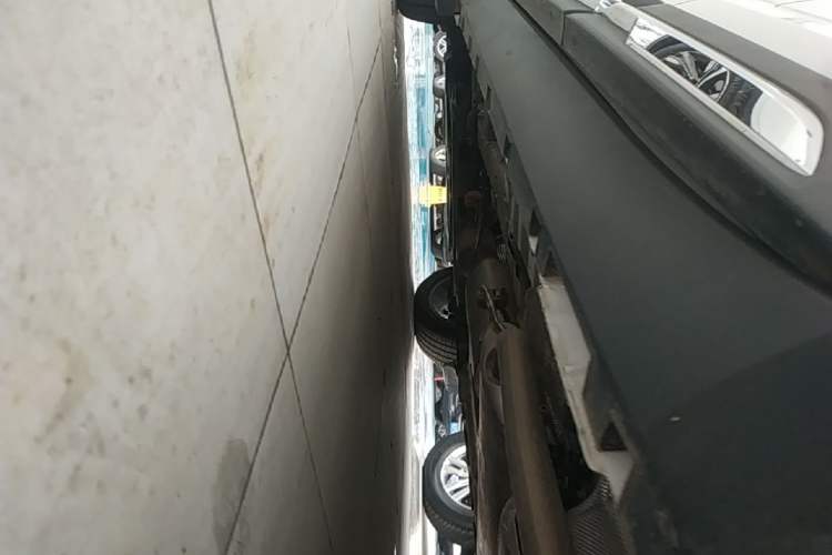 Used Geely Auto Haoyue L 2025 2.0T DCT Luxury Edition Left Side Sill