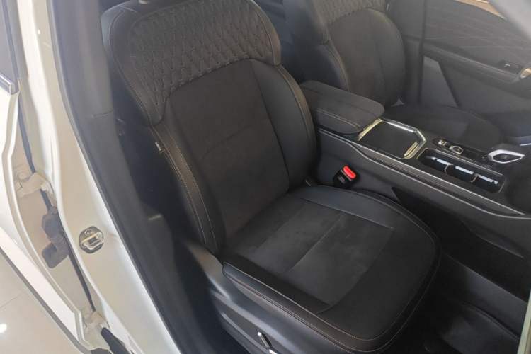 Used Geely Auto Haoyue L 2025 2.0T DCT Luxury Edition Right Front Seat