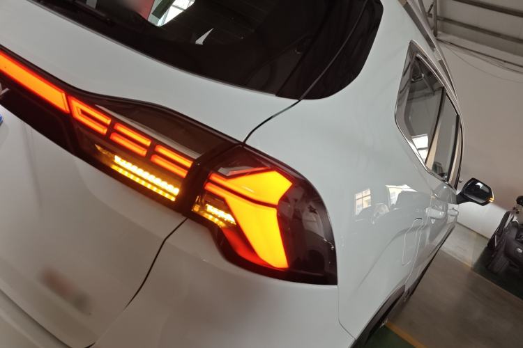 Used Geely Auto Haoyue L 2025 2.0T DCT Luxury Edition Right Rear Taillight
