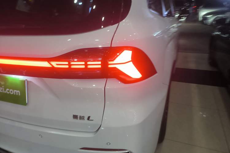 Used Geely Auto Haoyue L 2025 2.0T DCT Luxury Edition Right Rear Taillight