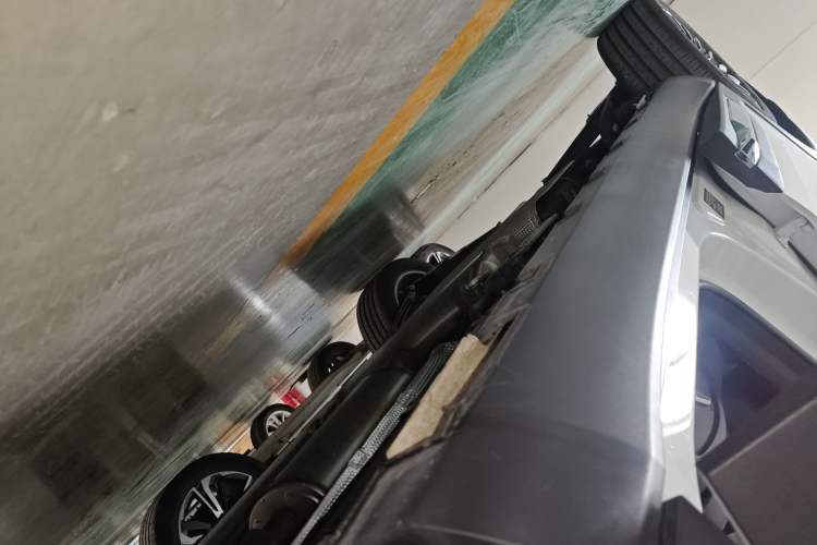 Used Geely Auto Haoyue L 2025 2.0T DCT Luxury Edition Right Side Sill