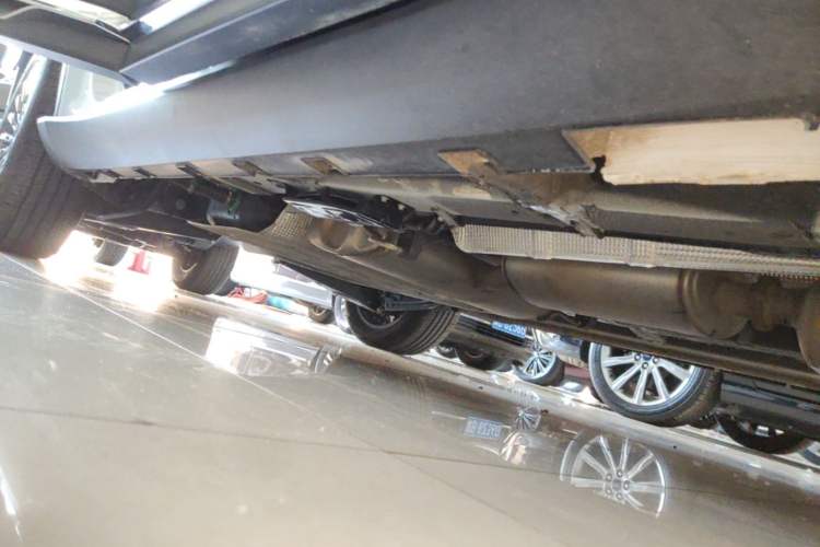Used Geely Auto Haoyue L 2025 2.0T DCT Luxury Edition Right Side Sill