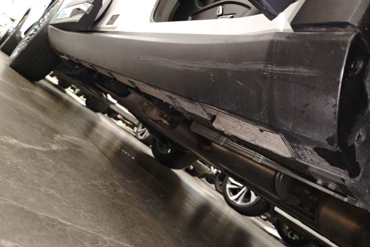 Used Geely Auto Haoyue L 2025 2.0T DCT Luxury Edition Right Side Sill