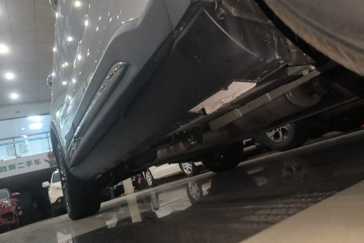 Used Geely Auto Haoyue L 2025 2.0T DCT Luxury Edition Right Side Sill