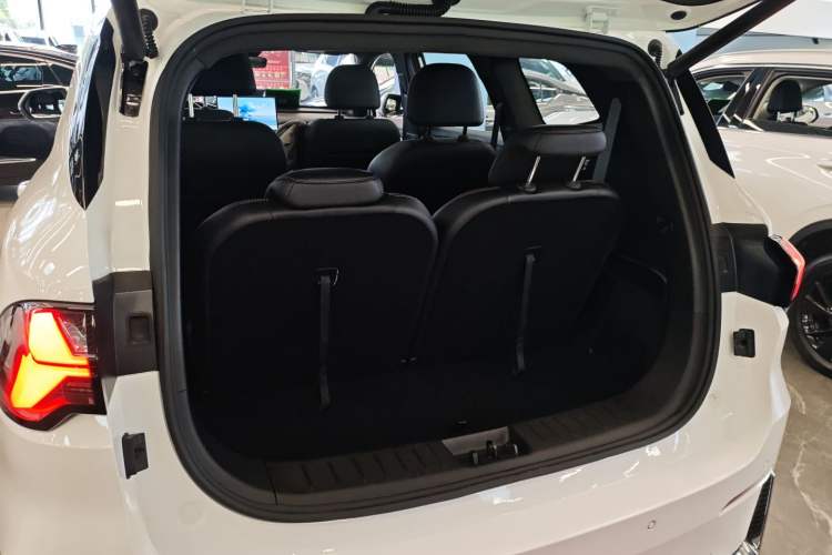 Used Geely Auto Haoyue L 2025 2.0T DCT Luxury Edition Trunk