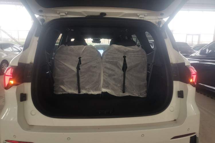 Used Geely Auto Haoyue L 2025 2.0T DCT Luxury Edition Trunk