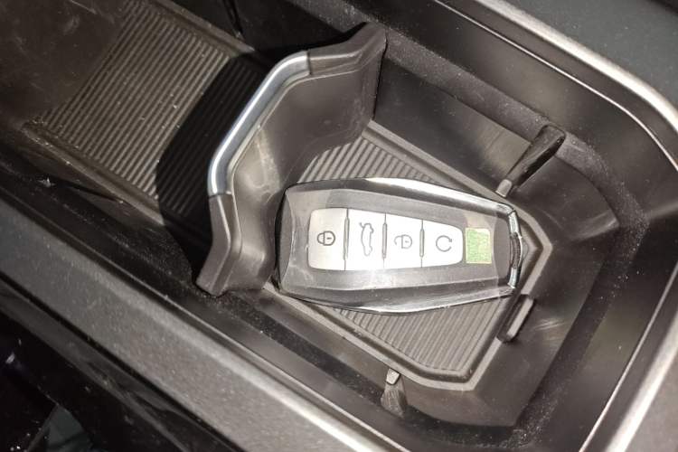Used Geely Auto Haoyue L 2025 2.0T DCT Luxury Edition Vehicle Key