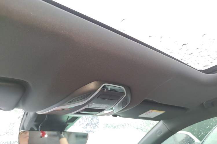 Used Geely Auto Haoyue L 2026 Model 2.0TD DCT Bliss 7-Seater Headliner