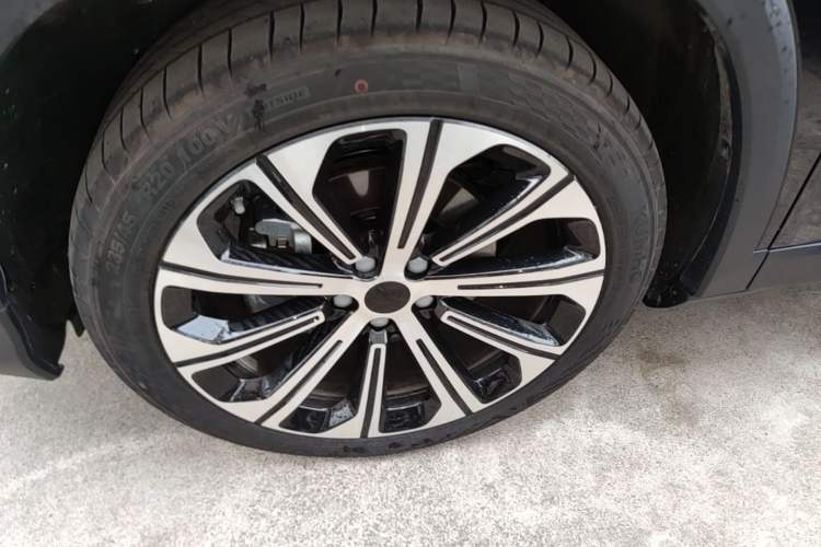 Used Geely Auto Haoyue L 2026 Model 2.0TD DCT Bliss 7-Seater Left Front Wheel Hub