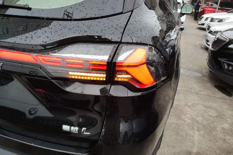Used Geely Auto Haoyue L 2026 Model 2.0TD DCT Bliss 7-Seater Right Rear Taillight
