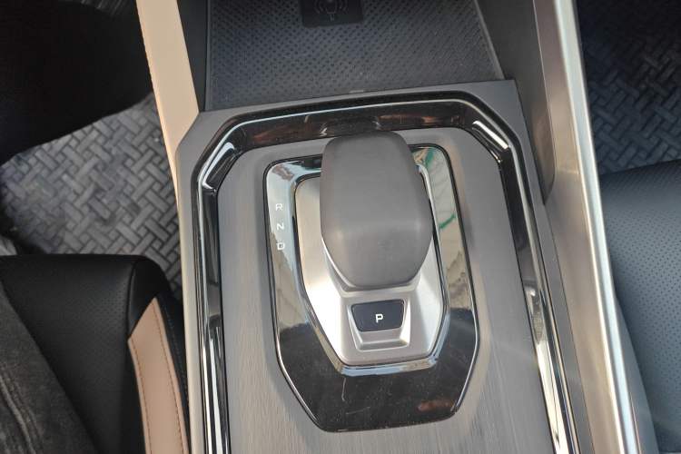 Used Geely Auto Haoyue PRO 2024 1.5T DCT Zongheng+ Gear Lever