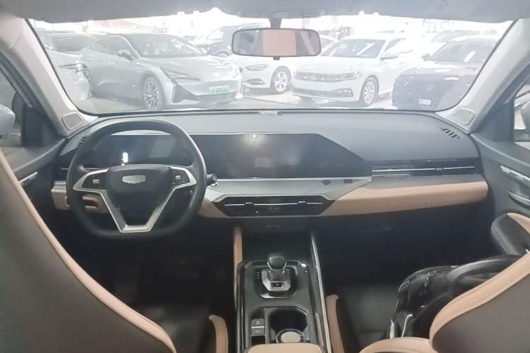 Used Geely Auto Haoyue PRO 2024 1.5T DCT Zongheng+ Center Console