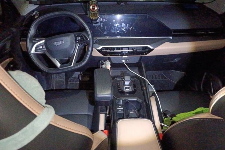 Used Geely Auto Haoyue PRO 2024 1.5T DCT Zongheng+ Center Console