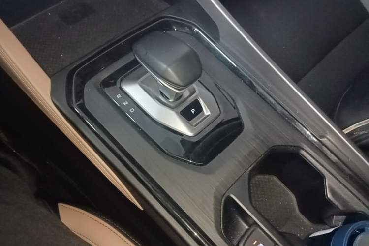 Used Geely Auto Haoyue PRO 2024 1.5T DCT Zongheng+ Gear Lever