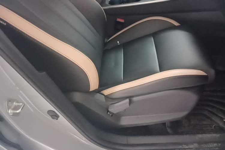 Used Geely Auto Haoyue PRO 2024 1.5T DCT Zongheng+ Right Front Seat