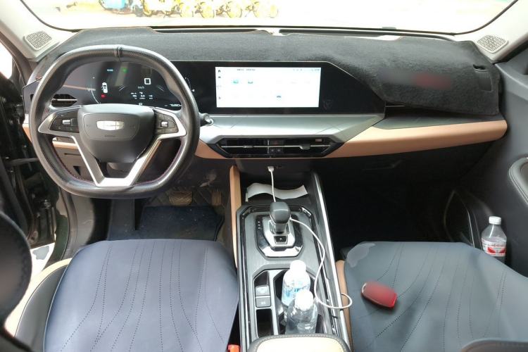 Used Geely Auto Haoyue PRO 2024 1.5T DCT Zongheng+ Center Console