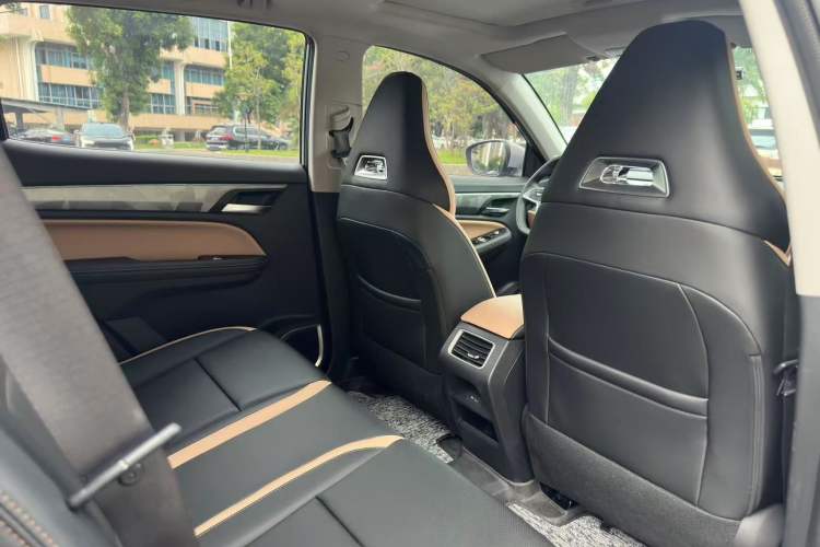 Used Geely Auto Haoyue PRO 2024 1.5T DCT Zongheng+ Interior 4