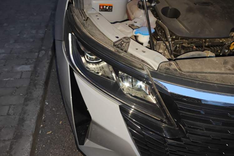 Used Geely Auto Haoyue PRO 2024 1.5T DCT Zongheng+ Right Front Headlight