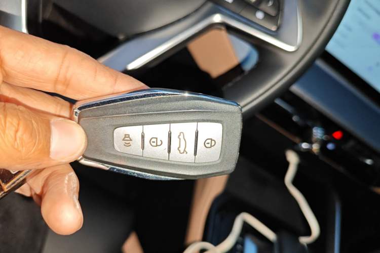 Used Geely Auto Haoyue PRO 2024 1.5T DCT Zongheng+ Vehicle Key