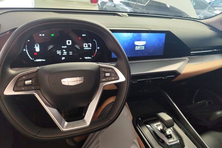 Used Geely Auto Haoyue PRO 2024 1.5T DCT Zongheng+ Center Console