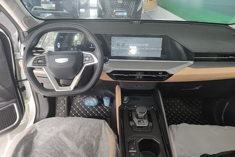 Used Geely Auto Haoyue PRO 2024 1.5T DCT Zongheng+ Center Console