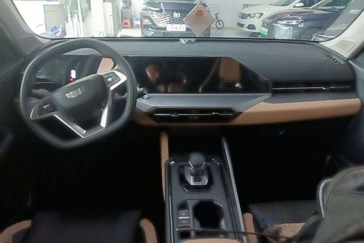 Used Geely Auto Haoyue PRO 2024 1.5T DCT Zongheng+ Center Console