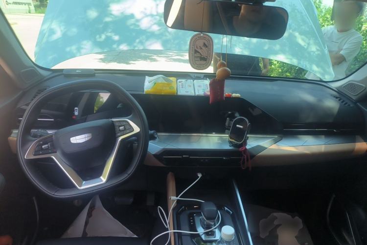 Used Geely Auto Haoyue PRO 2024 1.5T DCT Zongheng+ Center Console
