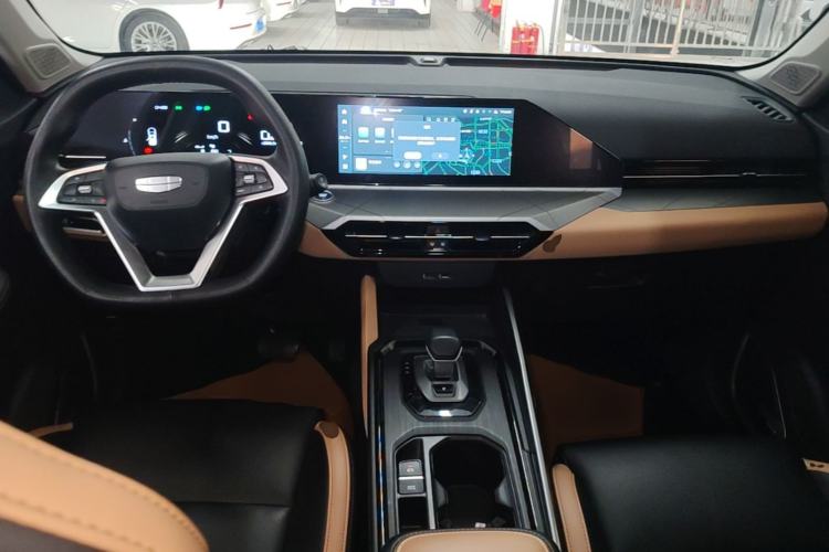 Used Geely Auto Haoyue PRO 2024 1.5T DCT Zongheng+ Center Console