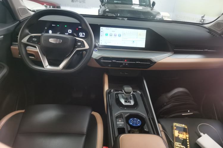 Used Geely Auto Haoyue PRO 2024 1.5T DCT Zongheng+ Center Console