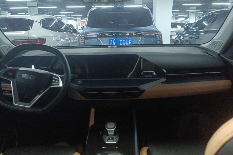Used Geely Auto Haoyue PRO 2024 1.5T DCT Zongheng+ Center Console