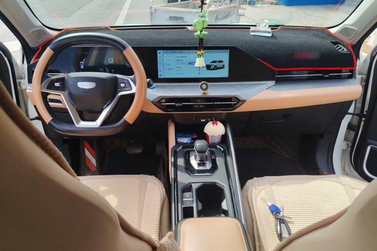Used Geely Auto Haoyue PRO 2024 1.5T DCT Zongheng+ Center Console