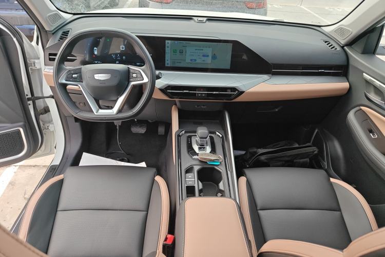 Used Geely Auto Haoyue PRO 2024 1.5T DCT Zongheng+ Center Console