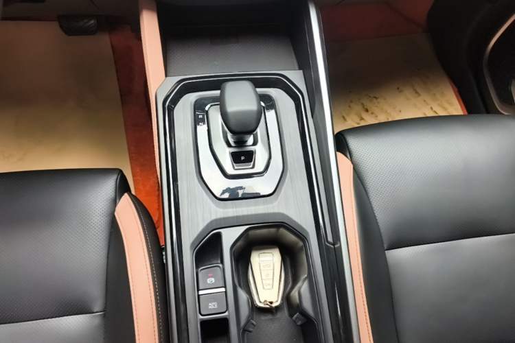 Used Geely Auto Haoyue PRO 2024 1.5T DCT Zongheng+ Gear Lever