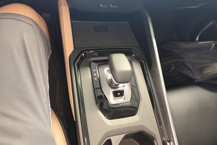 Used Geely Auto Haoyue PRO 2024 1.5T DCT Zongheng+ Gear Lever
