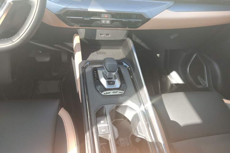 Used Geely Auto Haoyue PRO 2024 1.5T DCT Zongheng+ Gear Lever
