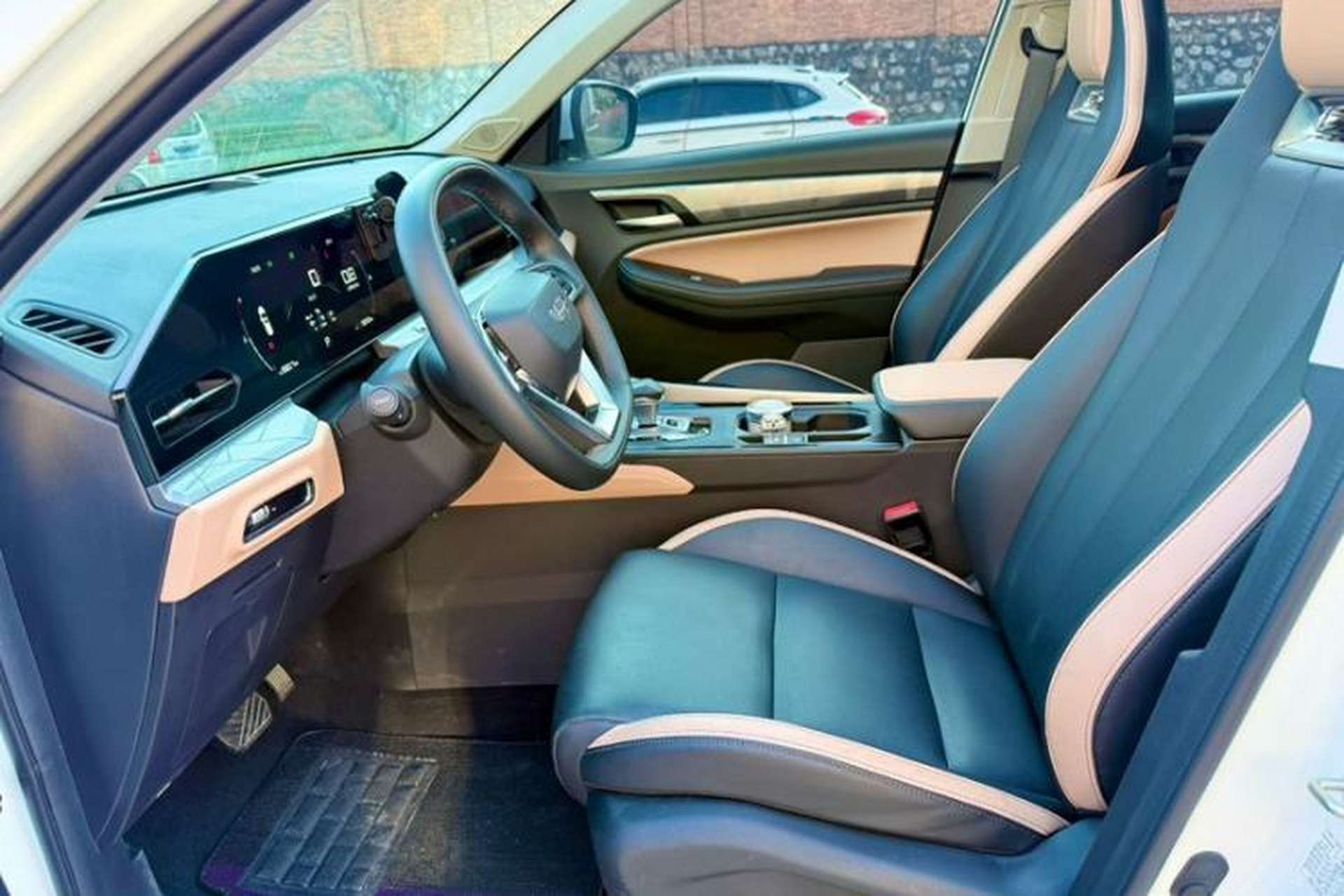 Used Geely Auto Haoyue PRO 2024 1.5T DCT Zongheng+ Interior 2