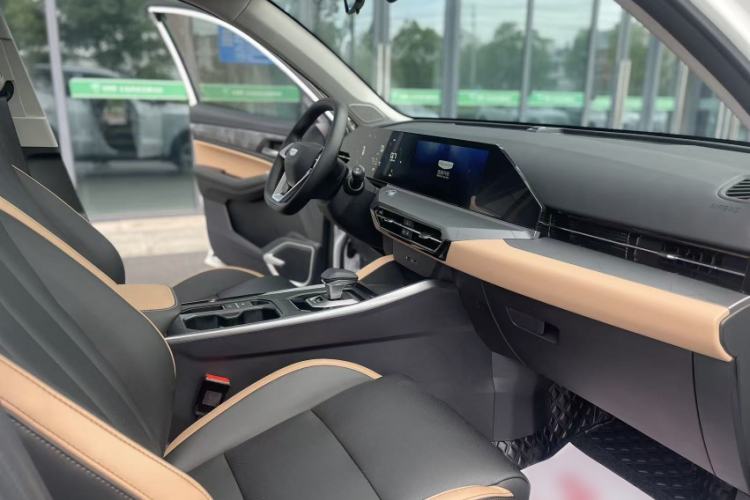 Used Geely Auto Haoyue PRO 2024 1.5T DCT Zongheng+ Interior 3