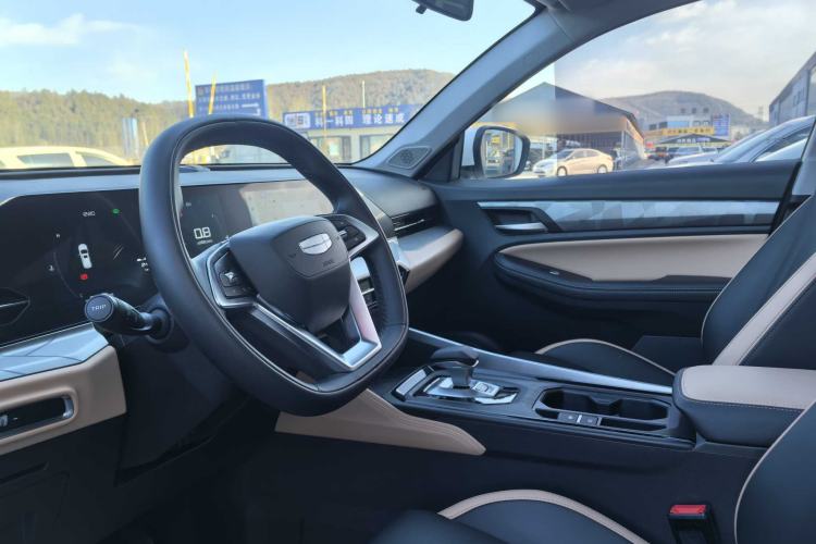 Used Geely Auto Haoyue PRO 2024 1.5T DCT Zongheng+ Interior 3