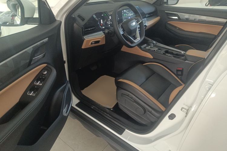 Used Geely Auto Haoyue PRO 2024 1.5T DCT Crosswise Edition Interior 3