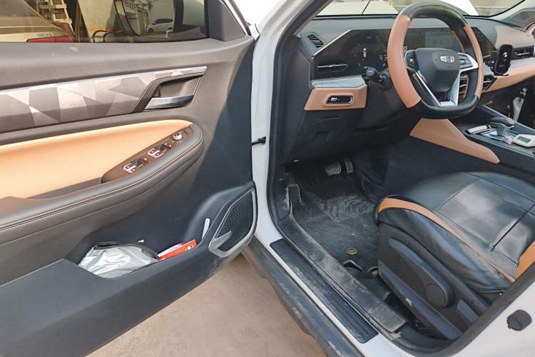 Used Geely Auto Haoyue PRO 2024 1.5T DCT Crosswise Edition Interior 3