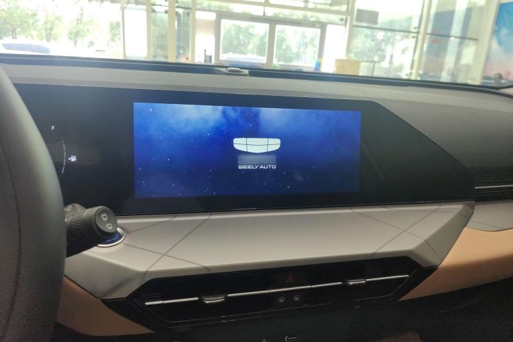 Used Geely Auto Haoyue PRO 2024 1.5T DCT Zongheng+ Interior 4