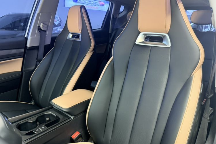 Used Geely Auto Haoyue PRO 2024 1.5T DCT Zongheng+ Interior 9