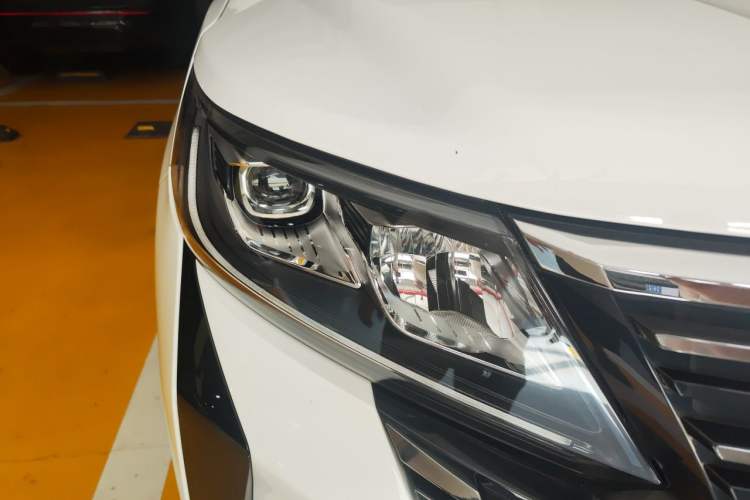 Used Geely Auto Haoyue PRO 2024 1.5T DCT Zongheng+ Right Front Headlight