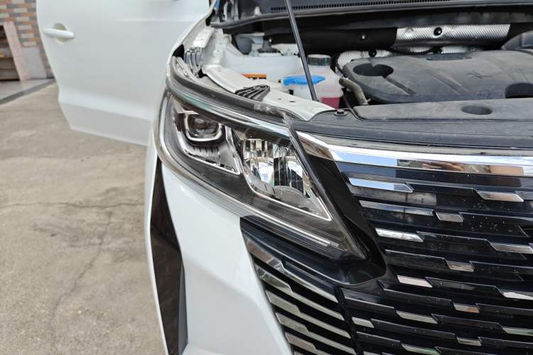 Used Geely Auto Haoyue PRO 2024 1.5T DCT Zongheng+ Right Front Headlight