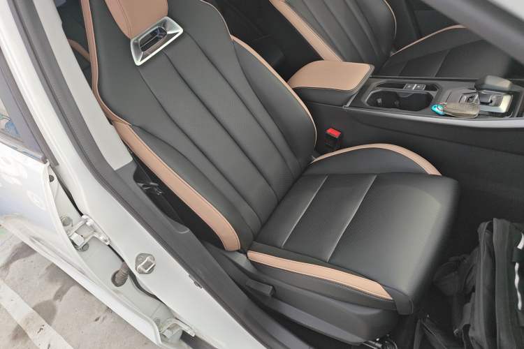 Used Geely Auto Haoyue PRO 2024 1.5T DCT Zongheng+ Right Front Seat