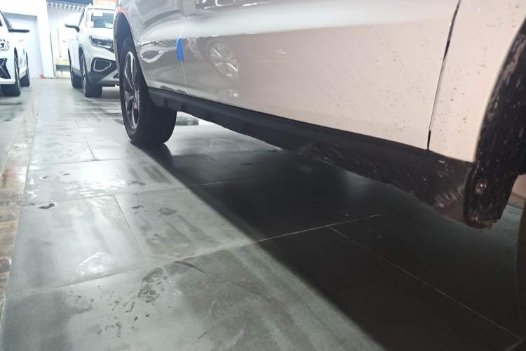 Used Geely Auto Haoyue PRO 2024 1.5T DCT Zongheng+ Right Side Sill