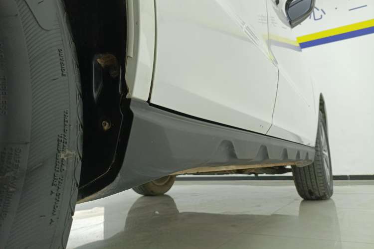 Used Geely Auto Haoyue PRO 2024 1.5T DCT Zongheng+ Right Side Sill